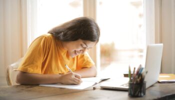 freelance online jobs for students